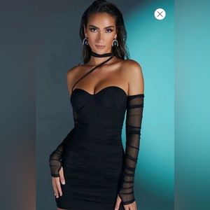 never worn! bought it and it was too big!